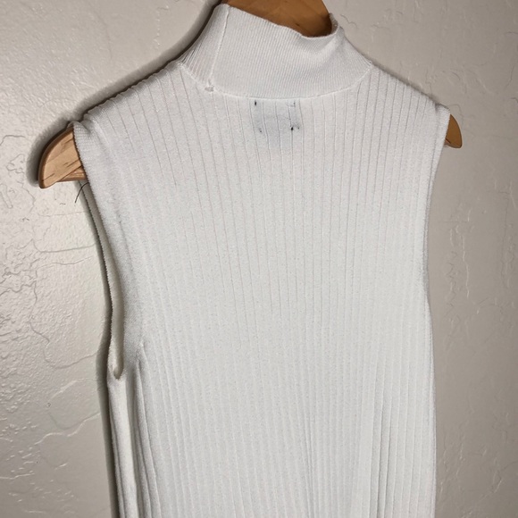 MACYS || high neck tank top - Picture 6 of 7
